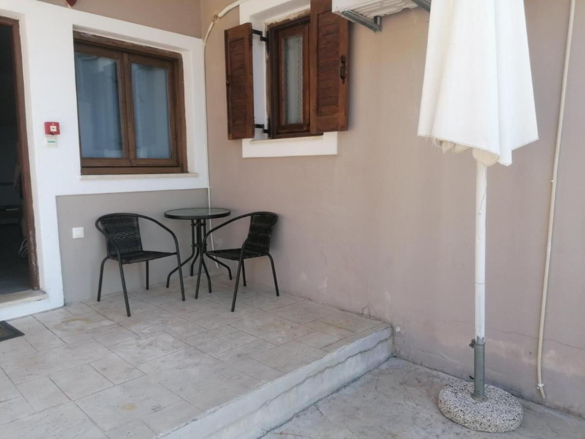 Ionion Fos Aparthotel Nikiana Exteriör bild