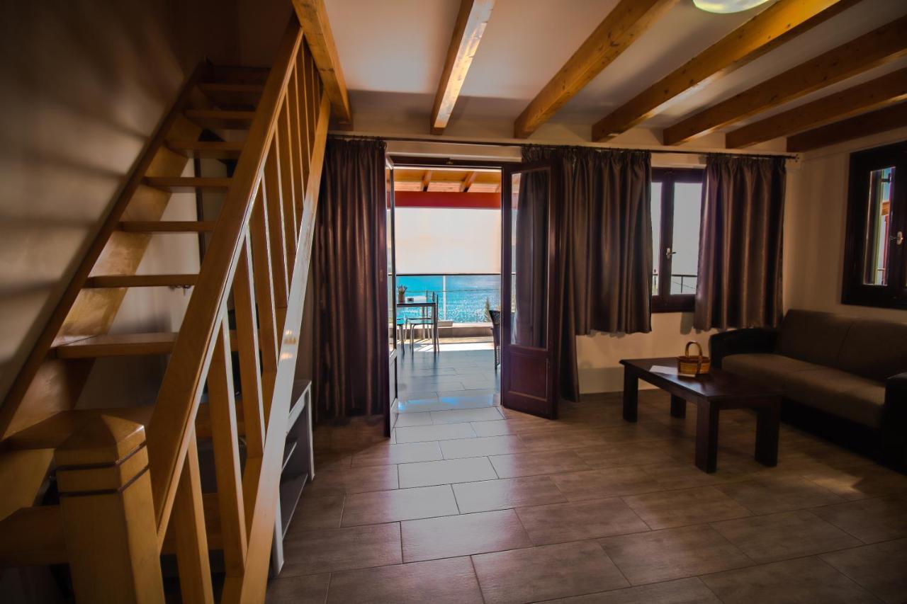Ionion Fos Aparthotel Nikiana Exteriör bild