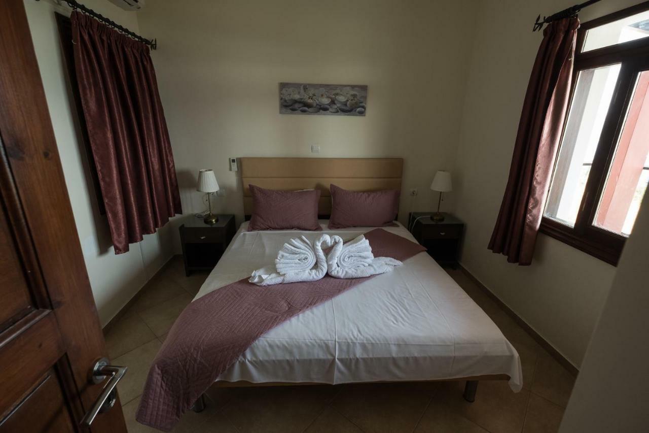 Ionion Fos Aparthotel Nikiana Exteriör bild