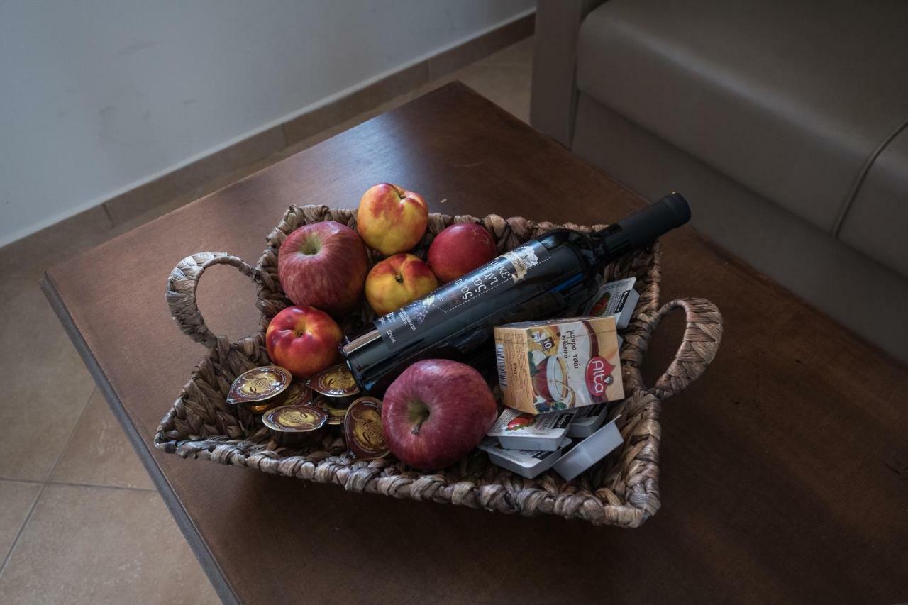 Ionion Fos Aparthotel Nikiana Exteriör bild